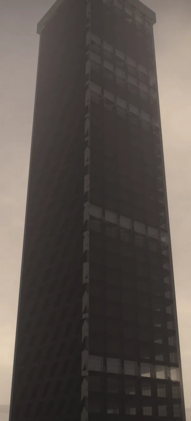 从楼下仰望灰楼
